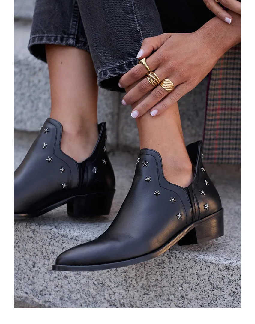 Black / 11 US | 42 EU